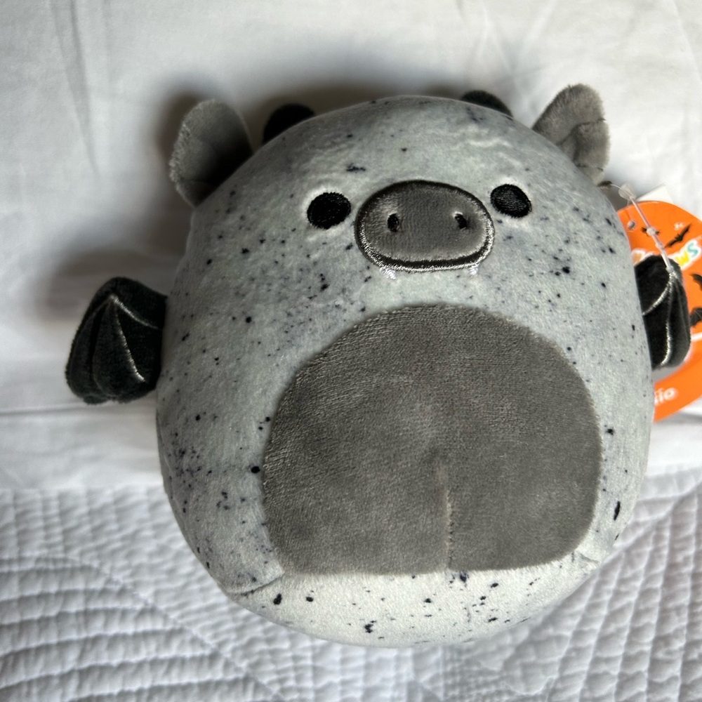 Squishmallow 5” Gio The Grey Gargoyle Halloween Canadian Exclusive (NWT)
